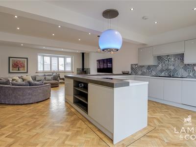 KITCHEN/LIVING SPACE